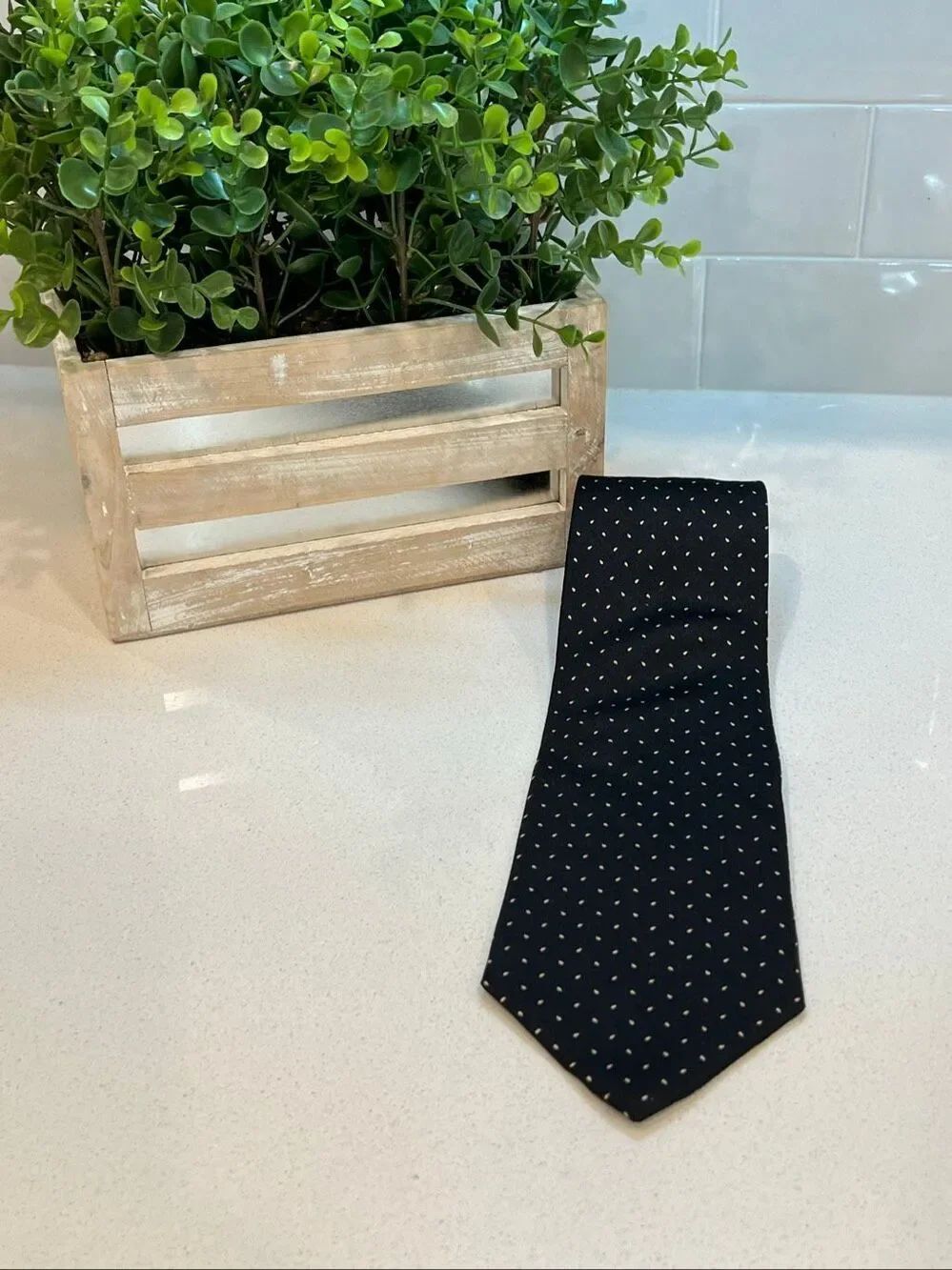 Bert Pulitzer Collector's Edition Hand-Printed All Silk Foulard Necktie Black